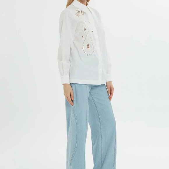 Right Body Hole Embroidered White Shirt - Picture 4 of 5